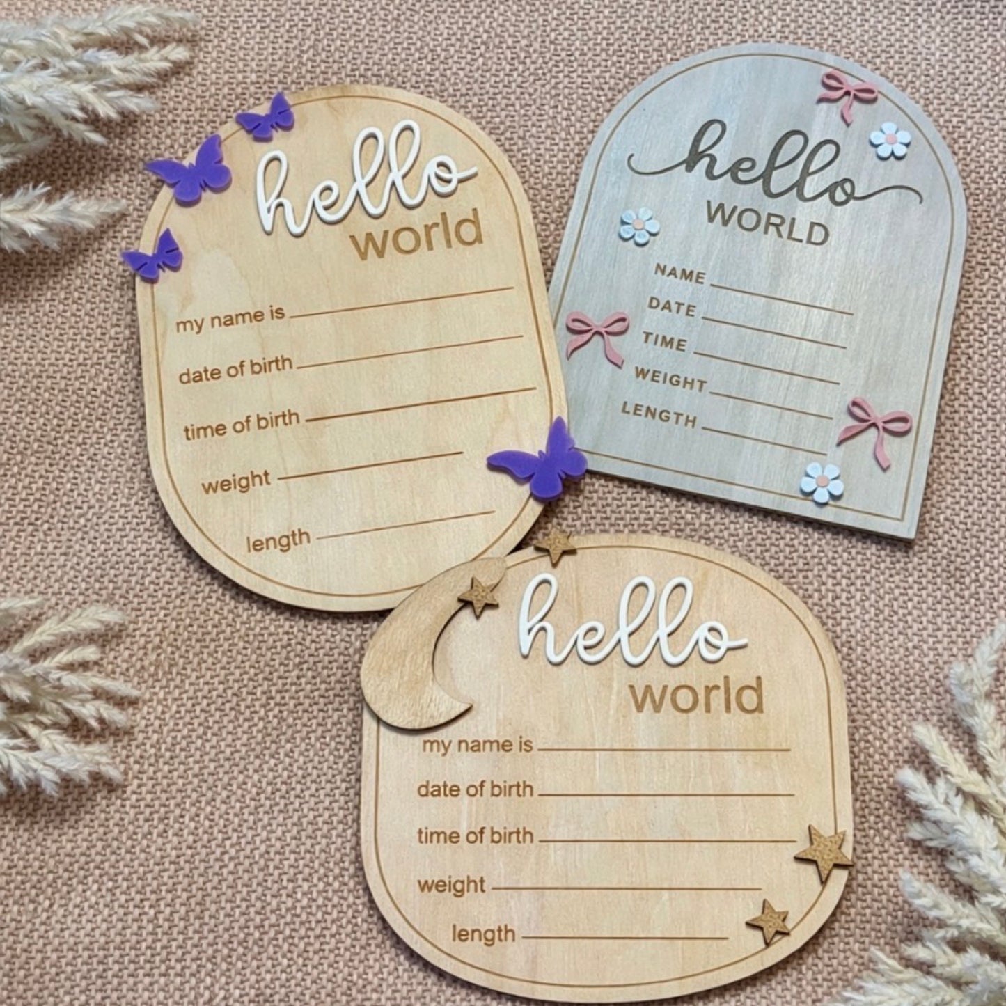 Newborn announcement discs. Baby announcement signs. Baby shower gift