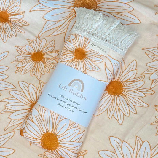 Organic cotton newborn baby fringe swaddle | Daisy Organic cotton newborn baby fringe swaddle. Newborn muslin wrap