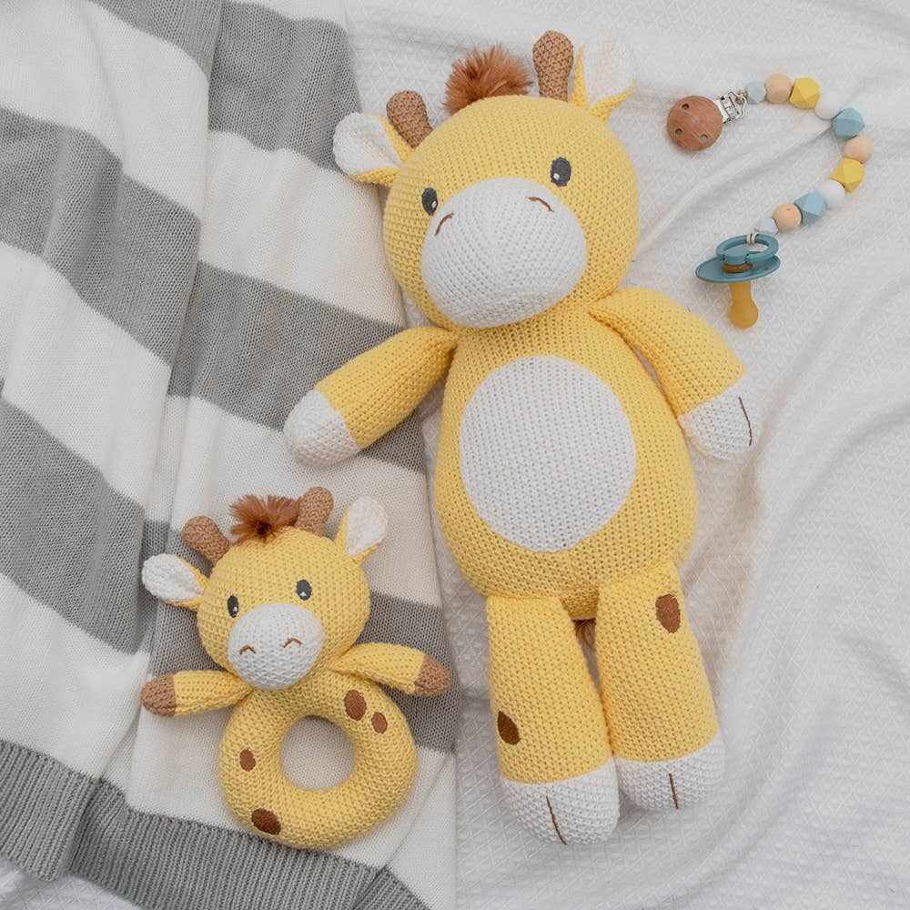Giraffe knitted toy. Giraffe rattle toy