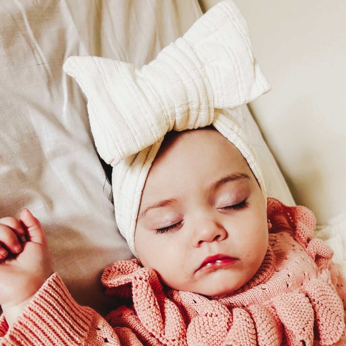 oversized rib baby bow. Large bow