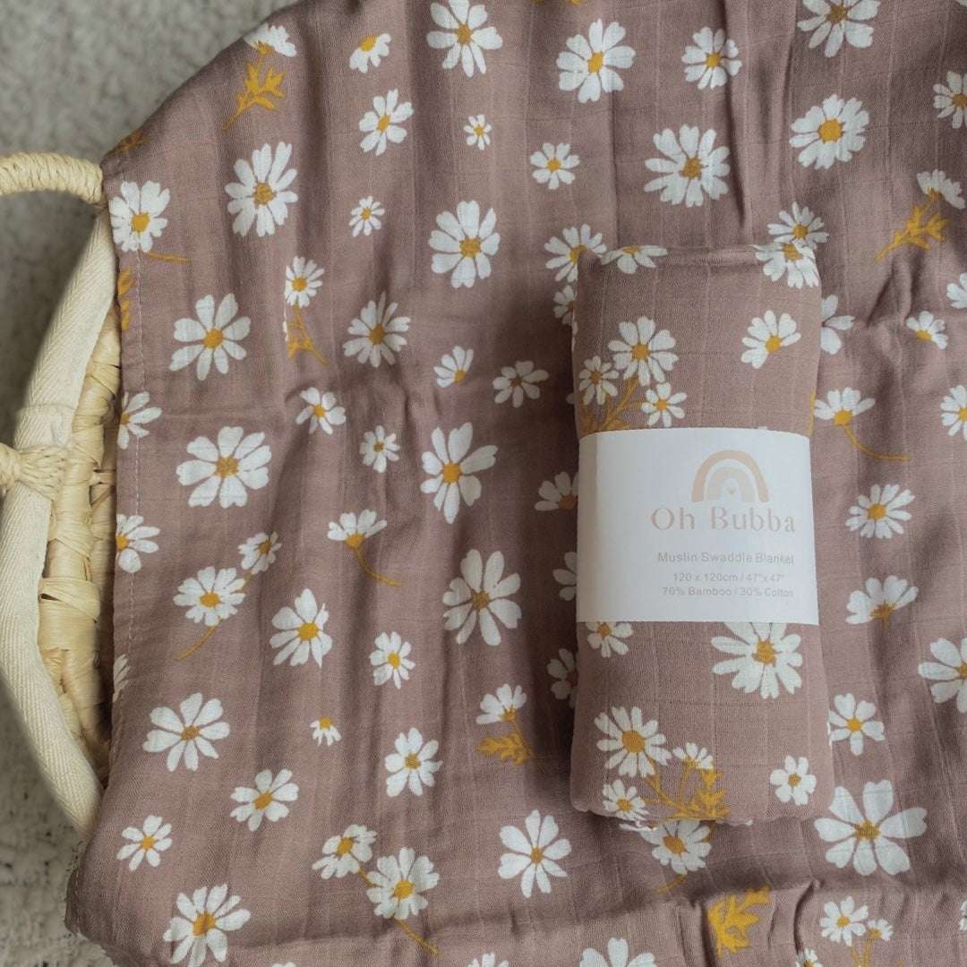Daisy swaddle - newborn muslin wrap. Daisy Baby Swaddle. Newborn Muslin Wrap. Bamboo Swaddle. Baby Blanket.
