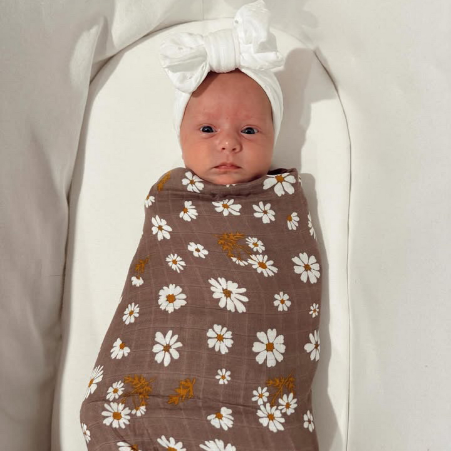 Daisy swaddle. Muslin swaddle. Newborn baby swaddle blanket