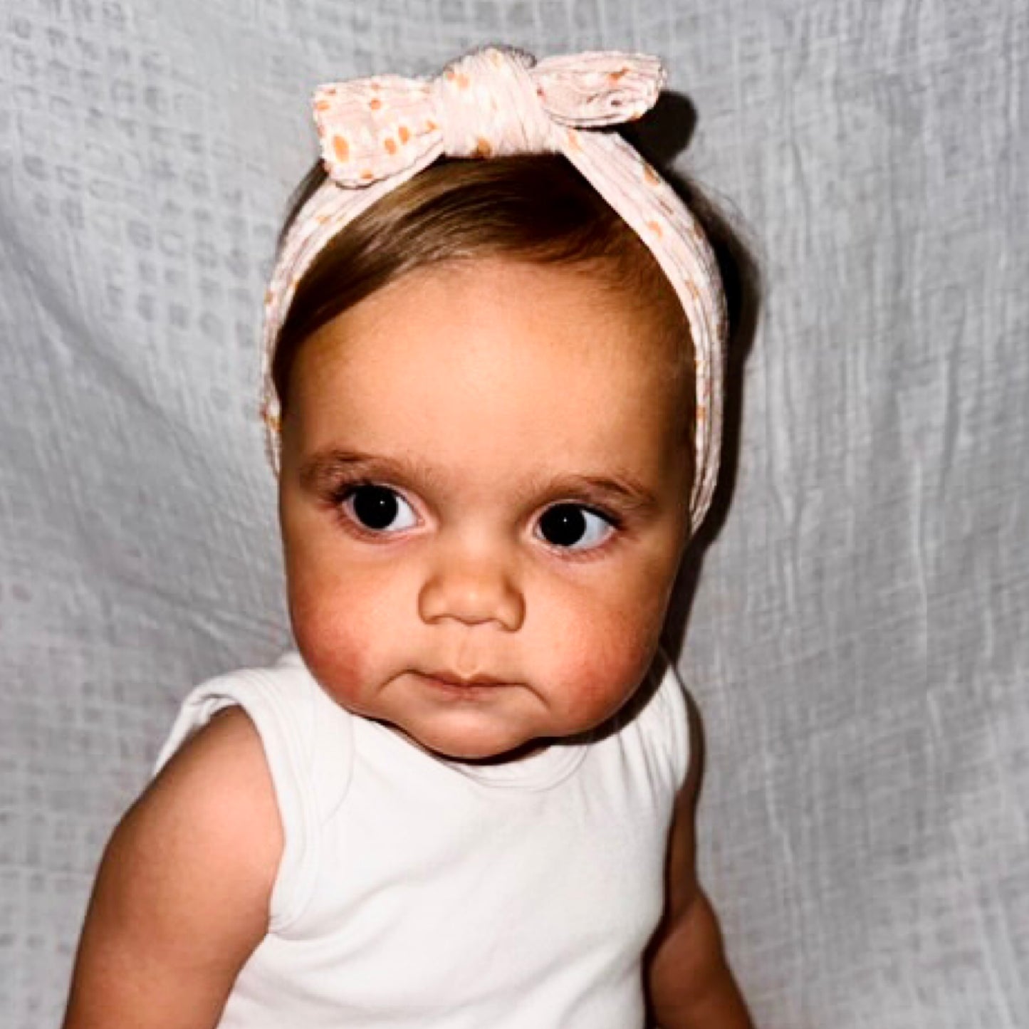 Cable Knit Baby Bow Headband | Taupe Daisy