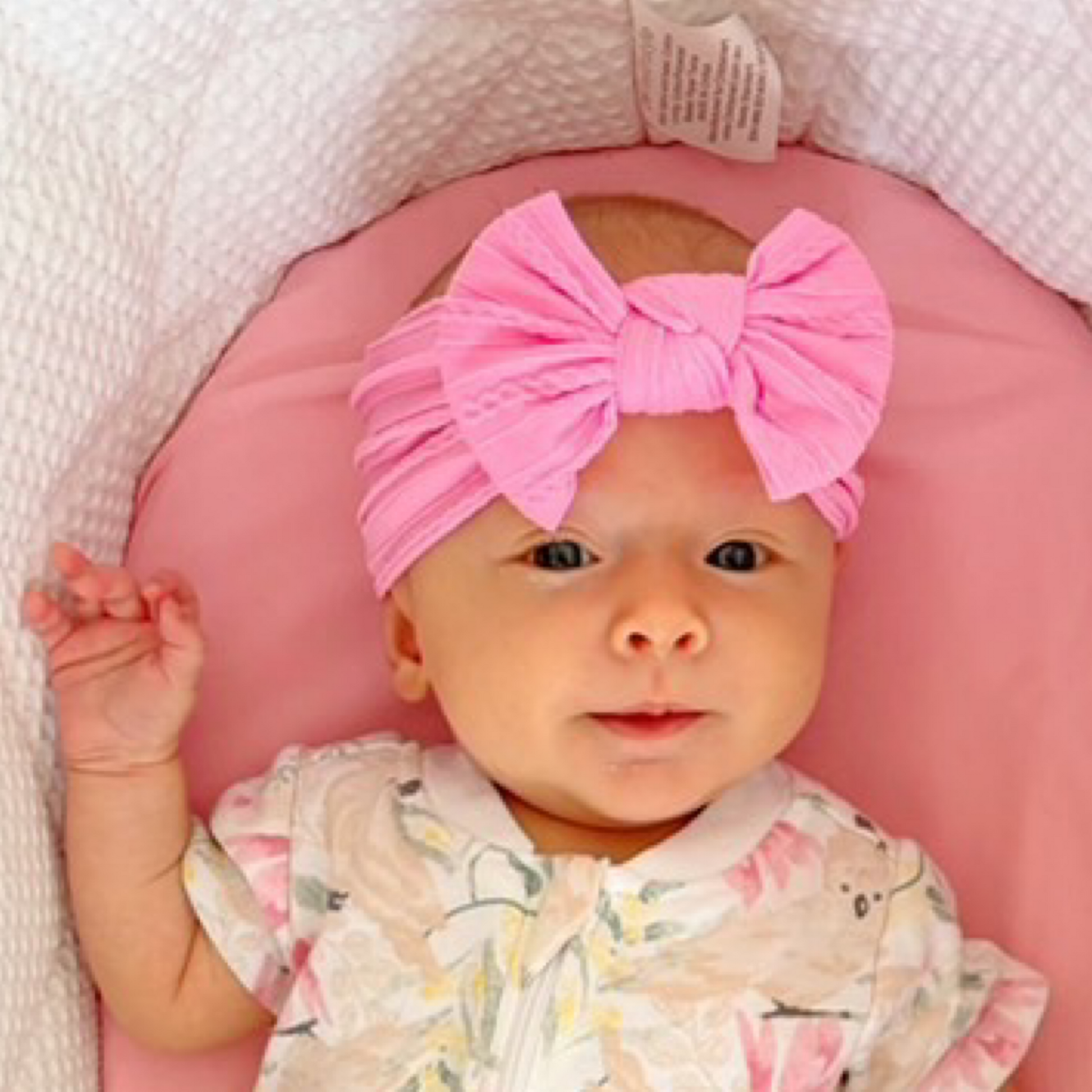 Pink newborn baby bow