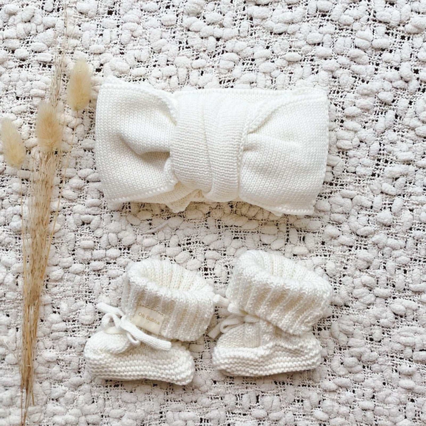 Knit booties and bow