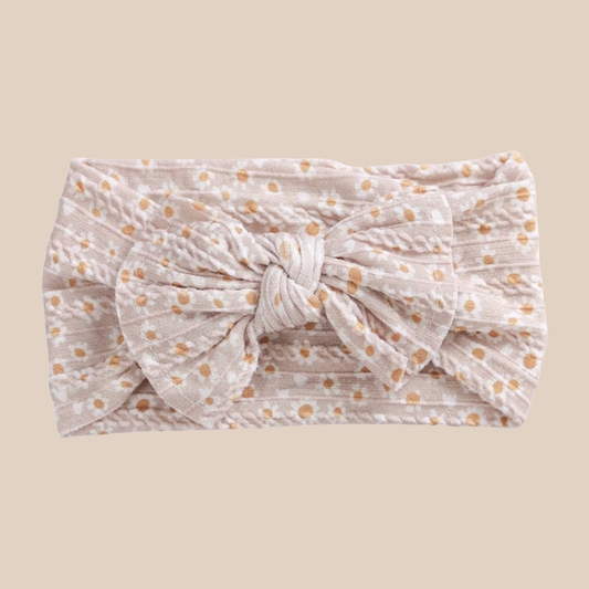 Daisy cable knit headband