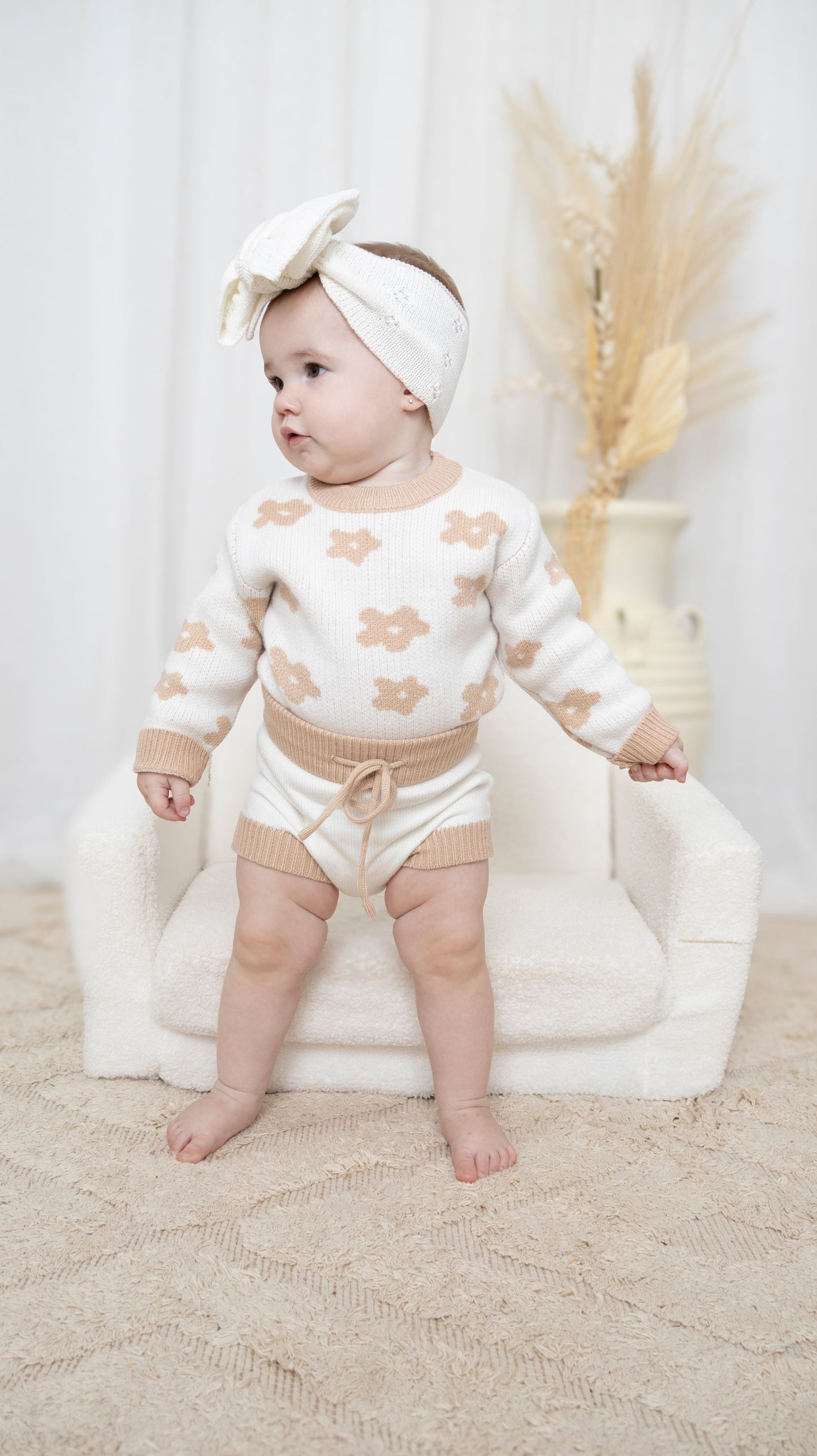 Baby girl daisy knit jumper and shorts
