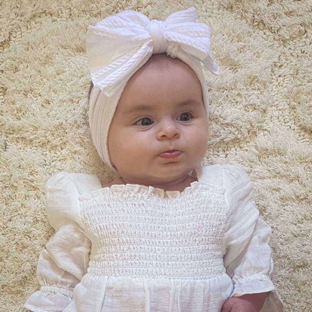 Big bow headband. Large Bow. Newborn headband. Big baby bow headband. Baby Topknot. Baby headband. White baby bow