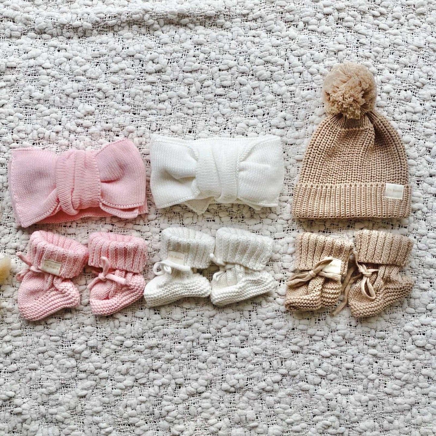 Baby knit booties and headband. Baby knit beanie and booties set. Newborn knit beanie. Baby bows. Baby headbands. Baby knit beanie
