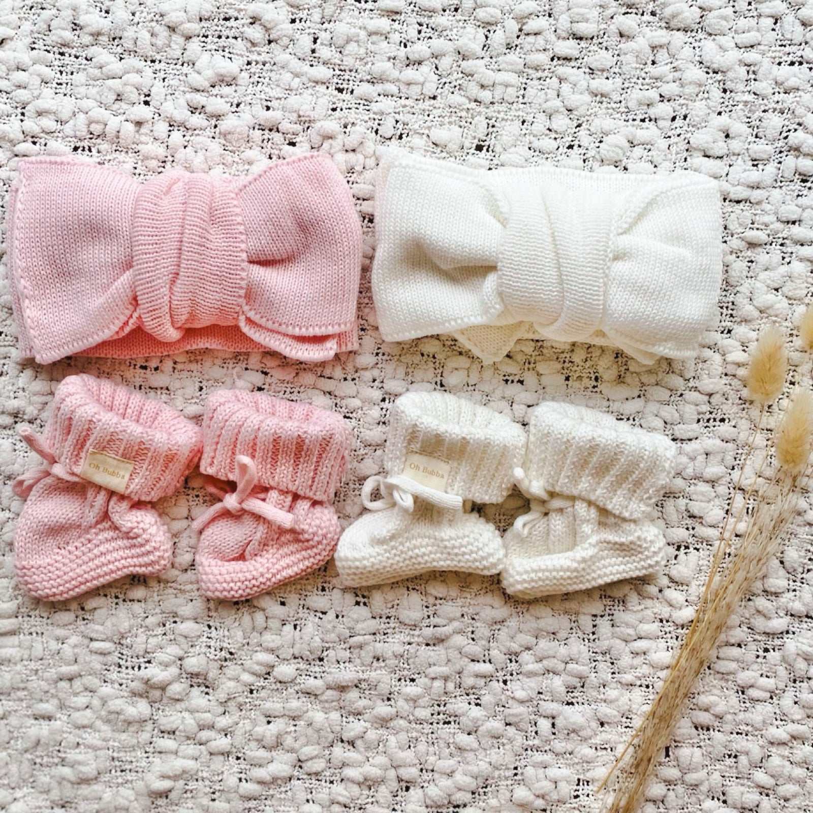 Newborn knit booties and headband set. Baby bows. Baby knit headbands 