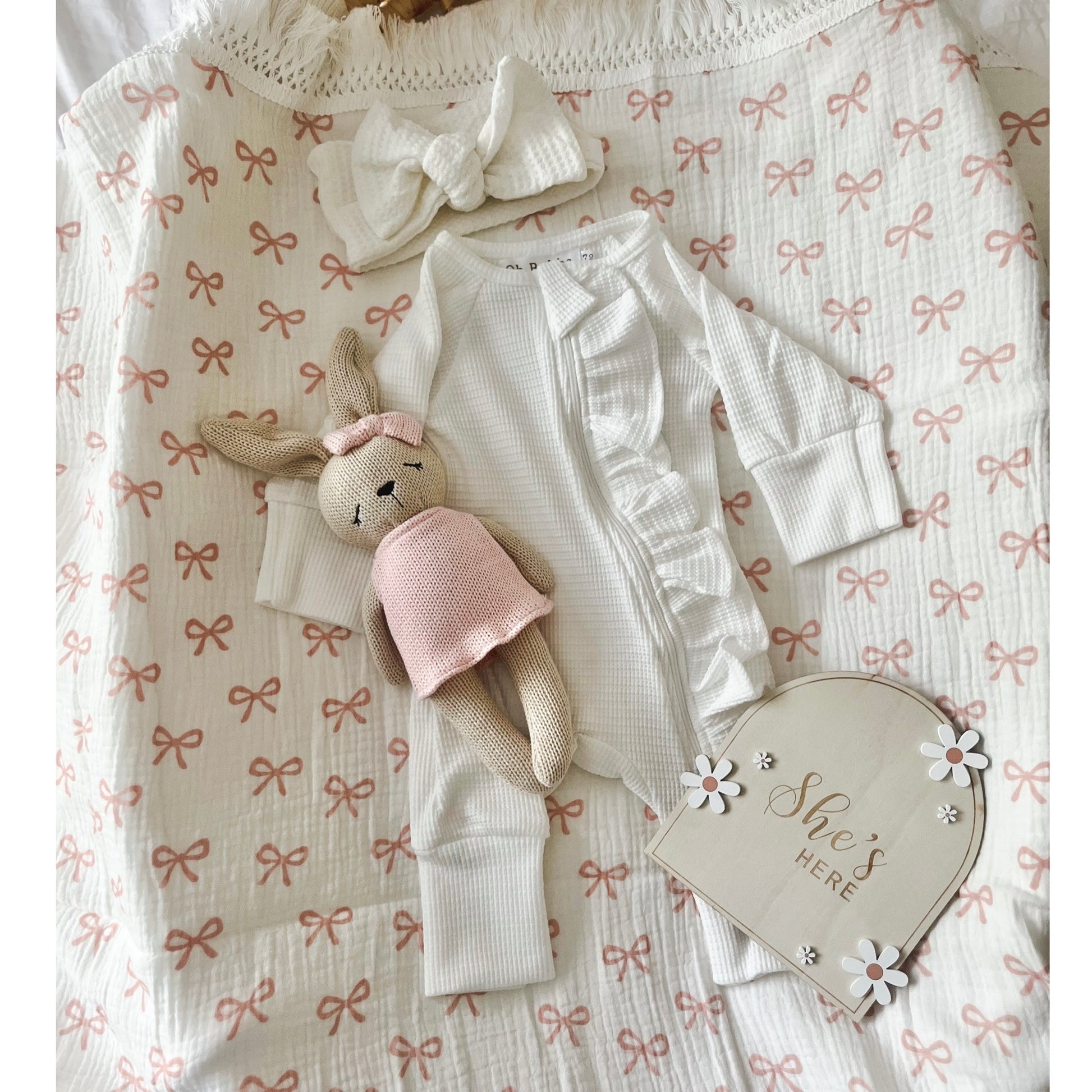 She's here announcement disc