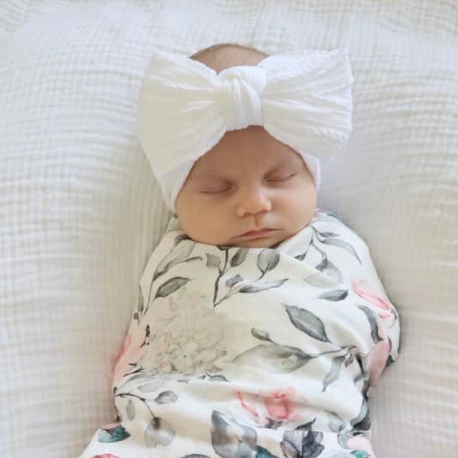 Big bow white cable knit headband. Large baby bow headband. Newborn bow. baby bows 