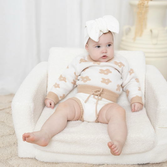 Daisy knit baby jumper and bloomer set

