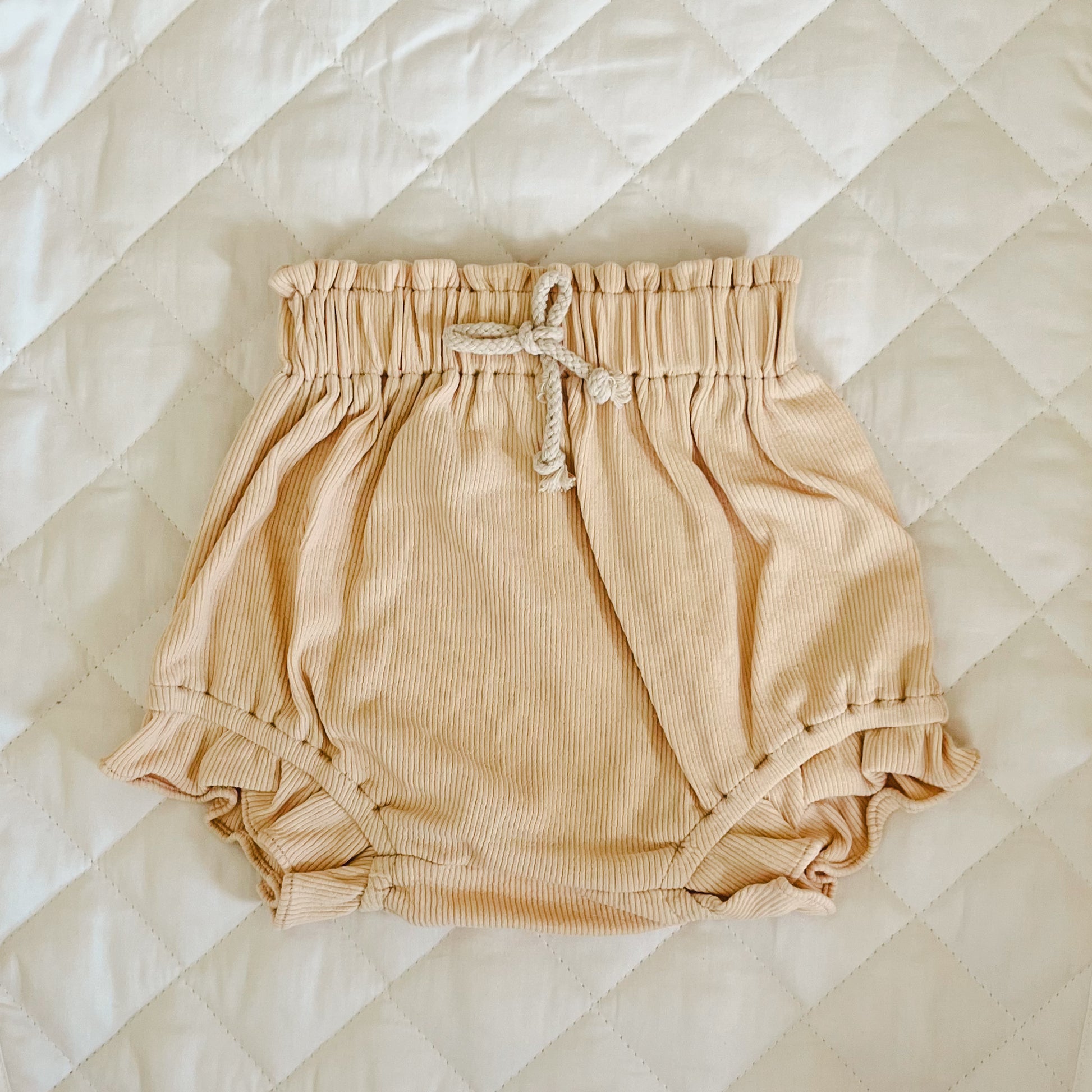 ribbed frill baby girl shorts
