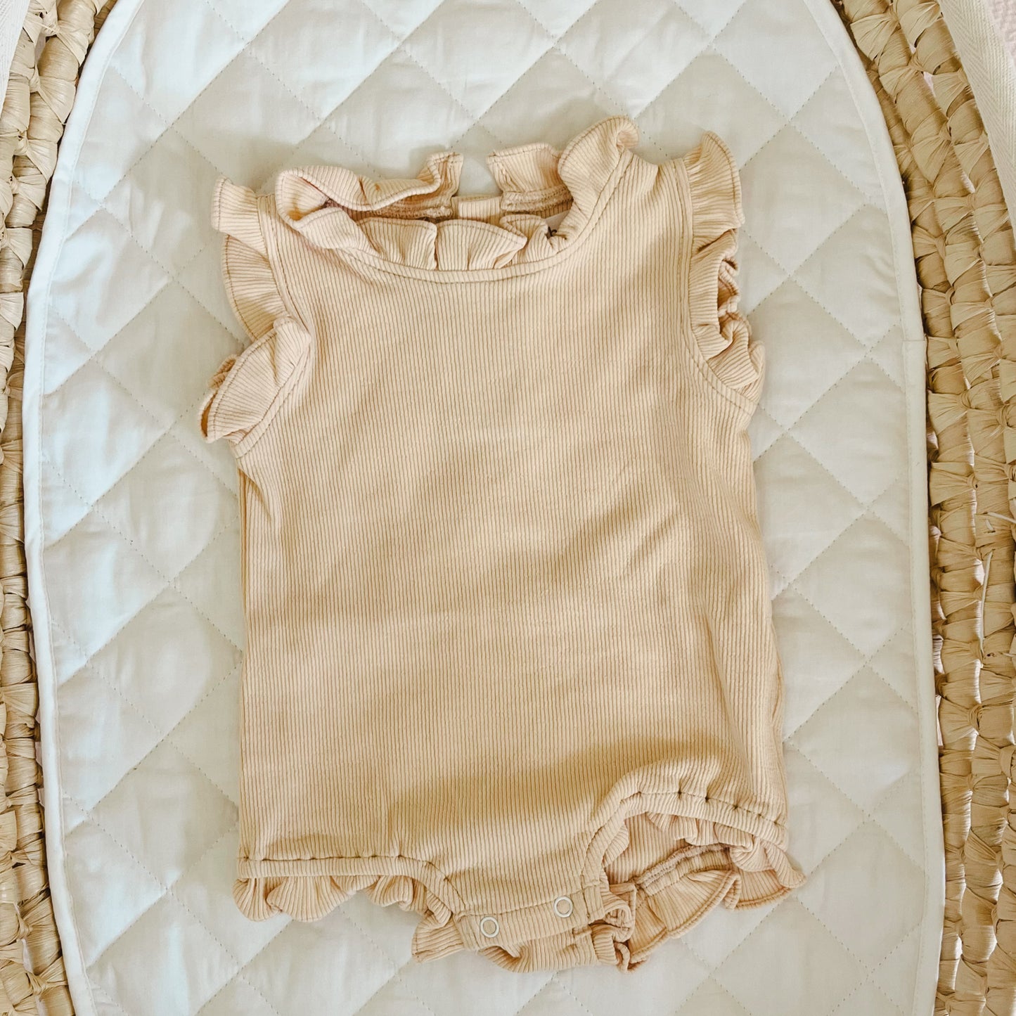 Ribbed frill baby girl romper 
