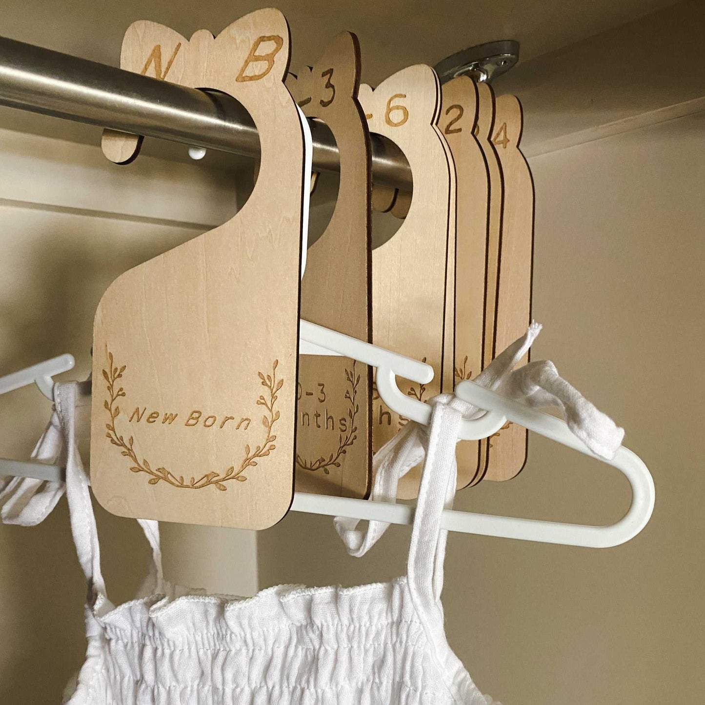 Baby Wooden Wardrobe Dividers | Leaf Pattern
